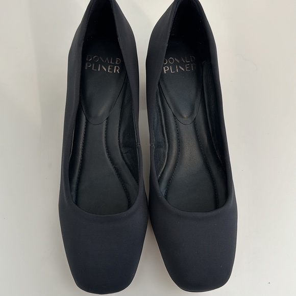 DONALD J PLINER Block Heel Pumps in Navy , Size 7 - Picture 7 of 8